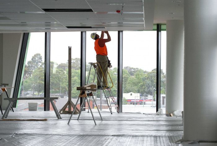 builder installing window