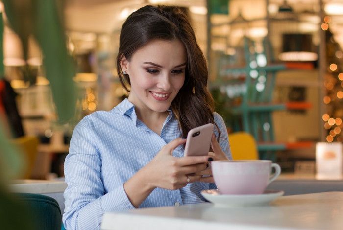 woman drinking coffee