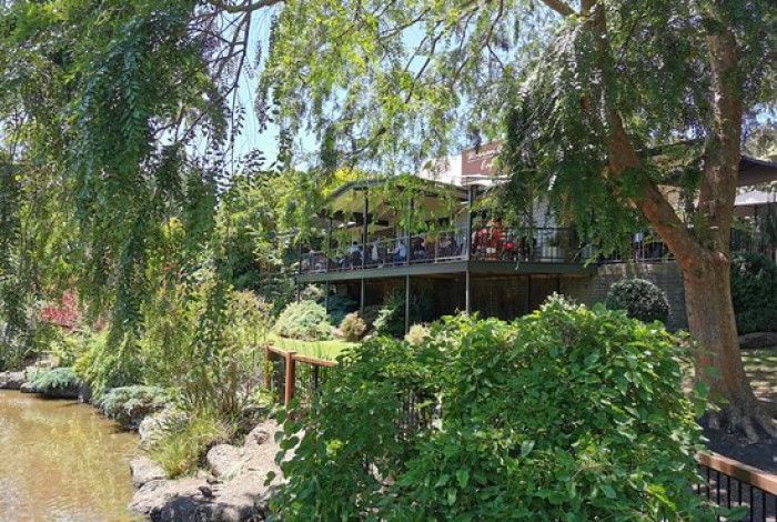Warran Glen cafe 