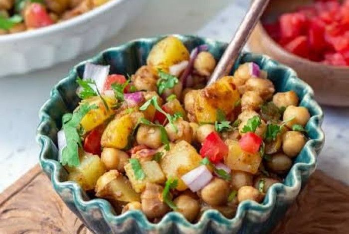 A bowl of Chana Chaat ready to be served.
