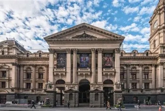 Front of Melbourne Town Hall 