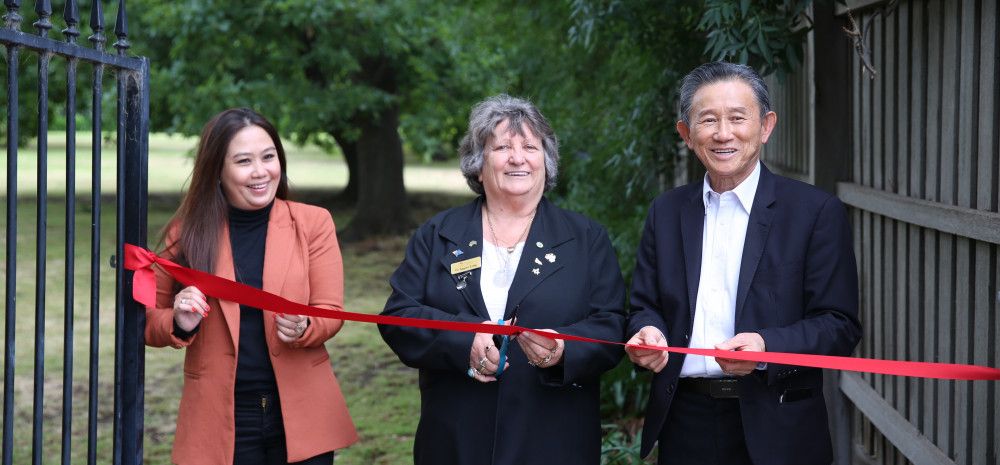 Councillors cutting ribbon