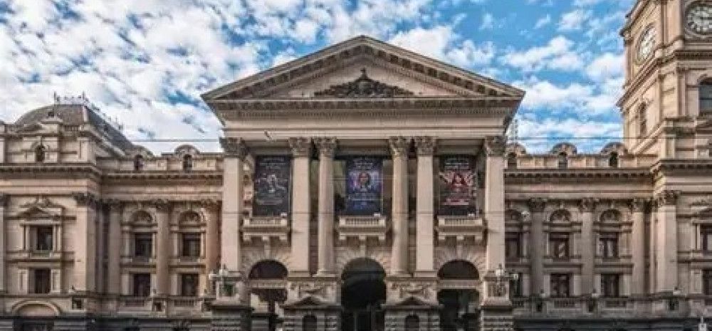 Front of Melbourne Town Hall 