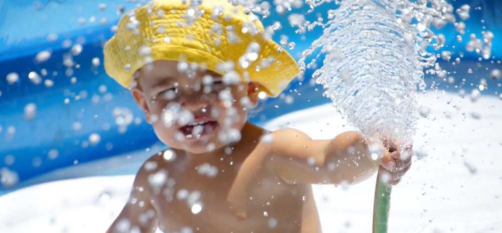A child in the pool 